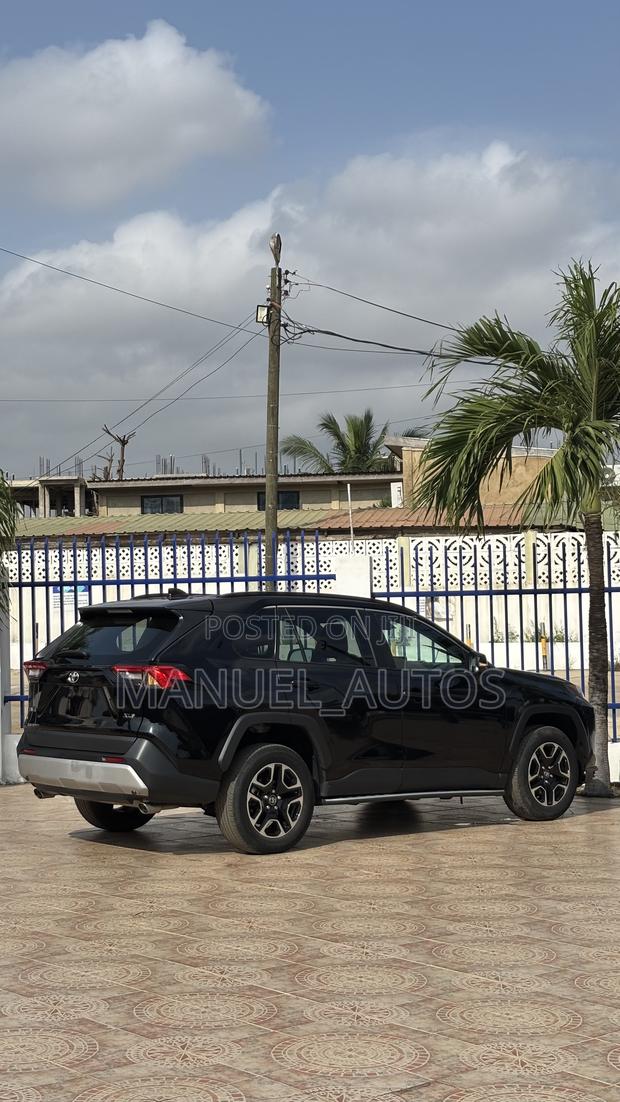 Toyota RAV4 XLE AWD 2024 Black