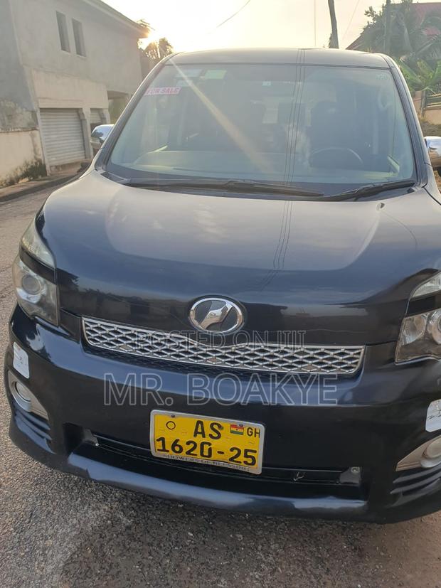 Toyota Voxy V 2WD 7-Seater 2015 Black