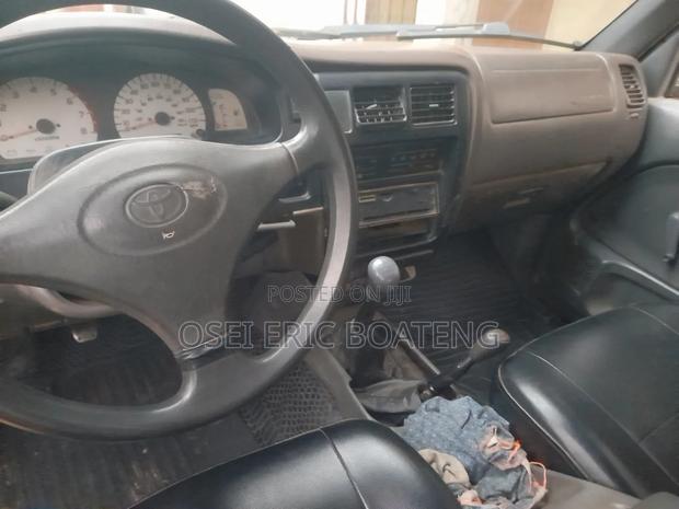 Toyota Hilux 2003 Black
