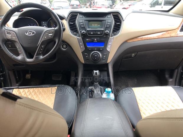 Hyundai Santa Fe Limited 4dr SUV (3.3L 6cyl 6A) 2015