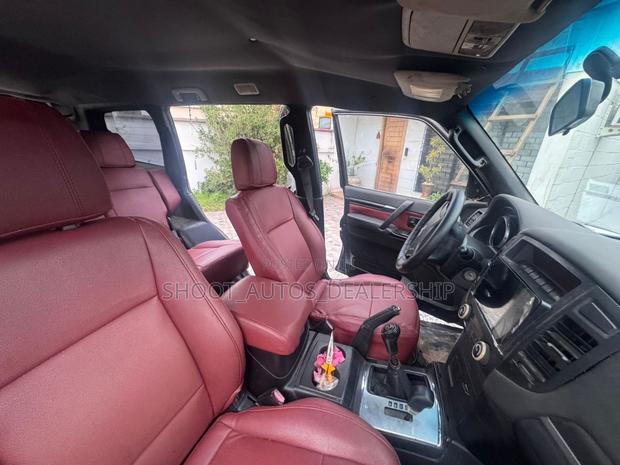 Mitsubishi Pajero 2009 Black