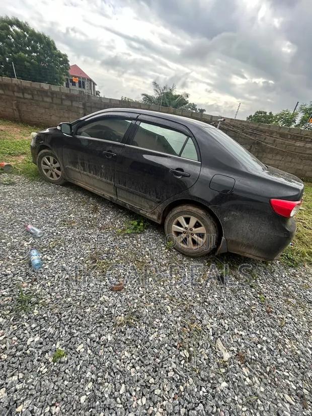 Toyota Corolla Altis 2017 Black