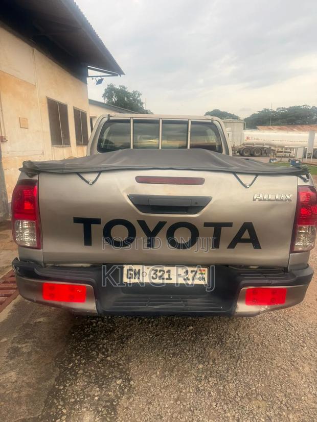 Toyota Hilux 2017 Silver