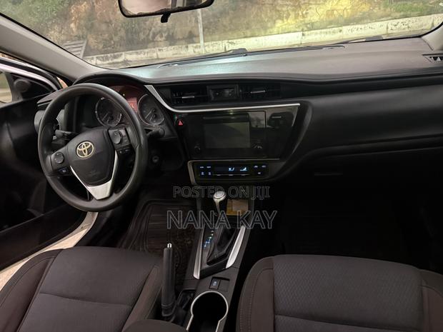 Toyota Corolla L 4dr Sedan (1.8L 4cyl CVT) 2017 White