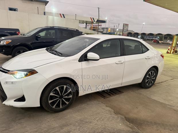Toyota Corolla L 4dr Sedan (1.8L 4cyl CVT) 2017 White