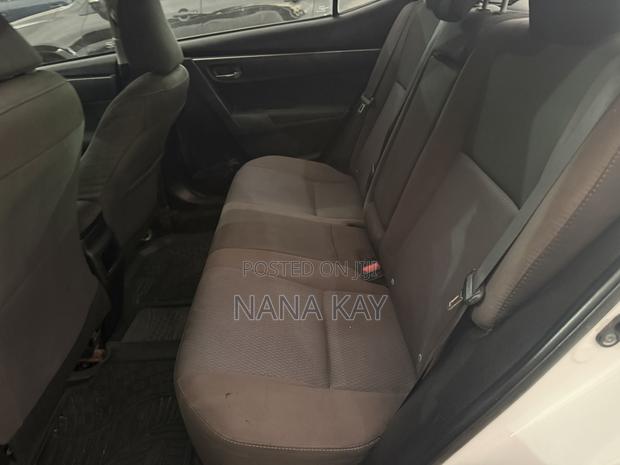 Toyota Corolla L 4dr Sedan (1.8L 4cyl CVT) 2017 White
