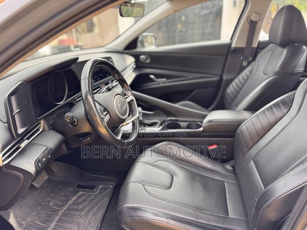 Hyundai Elantra Limited 2021