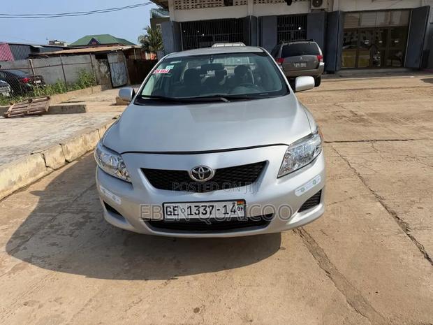 Toyota Corolla 2010 Silver