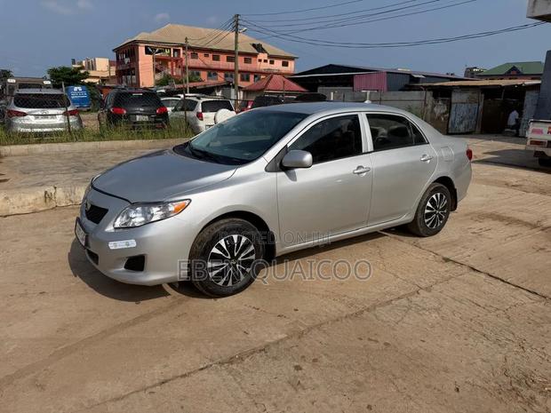Toyota Corolla 2010 Silver