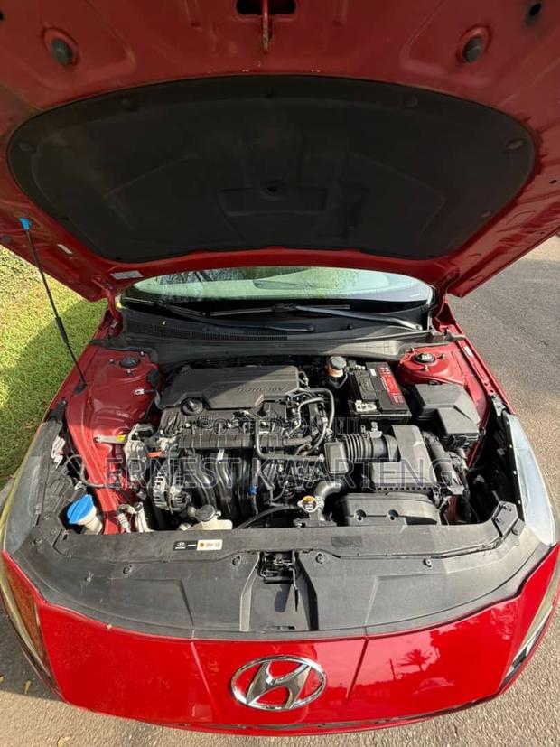 Hyundai Elantra 2023 Red