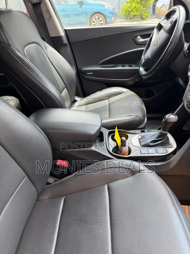 Hyundai Santa Fe SE AWD 2017 Brown