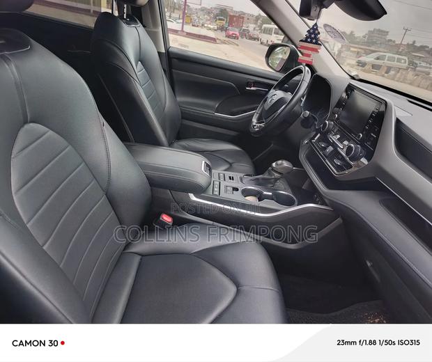 Toyota Highlander XLE 2021 Gray