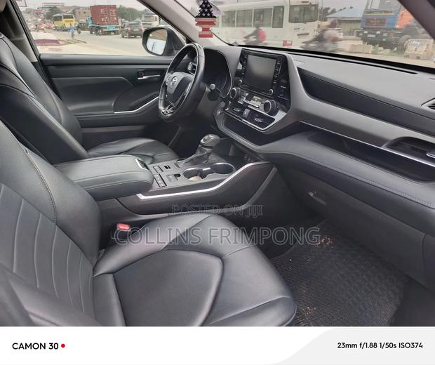 Toyota Highlander XLE 2021 Gray