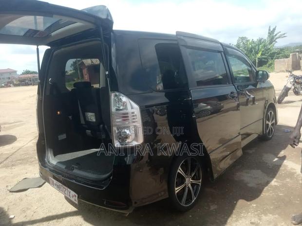Toyota Voxy 2012 Black