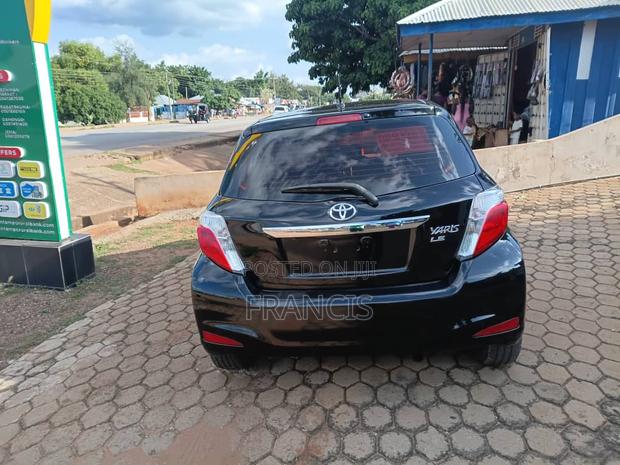 Toyota Yaris LE Hatchback 5dr 2015 Black