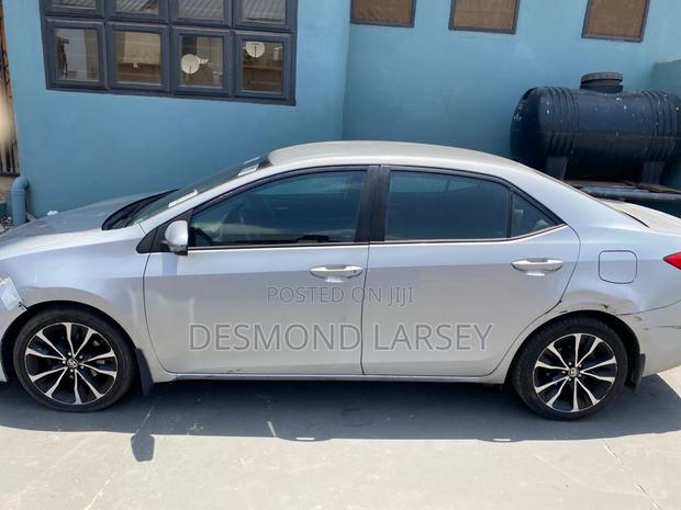 Toyota Corolla SE 4dr Sedan (1.8L 4cyl CVT) 2017 Silver