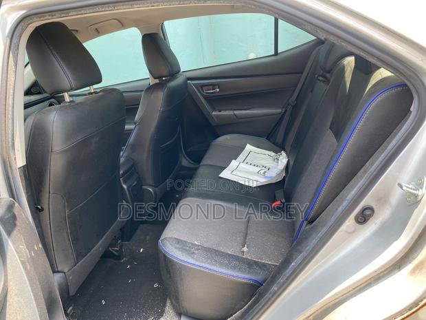 Toyota Corolla SE 4dr Sedan (1.8L 4cyl CVT) 2017 Silver