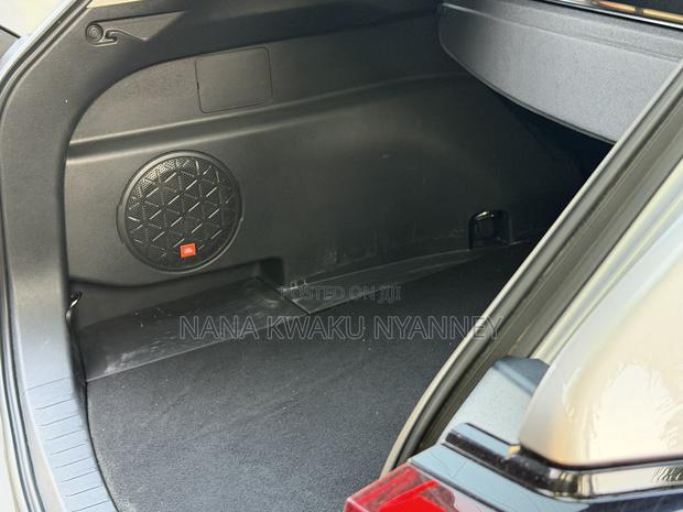 Toyota RAV4 Hybrid 2024 Silver