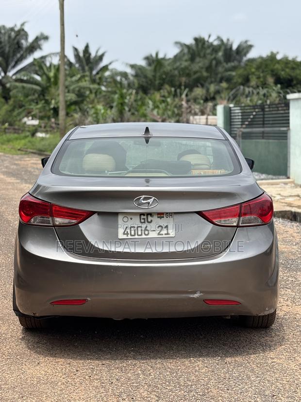 Hyundai Elantra 2013 Silver