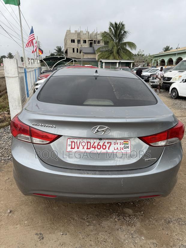 Hyundai Elantra 2012 Gray
