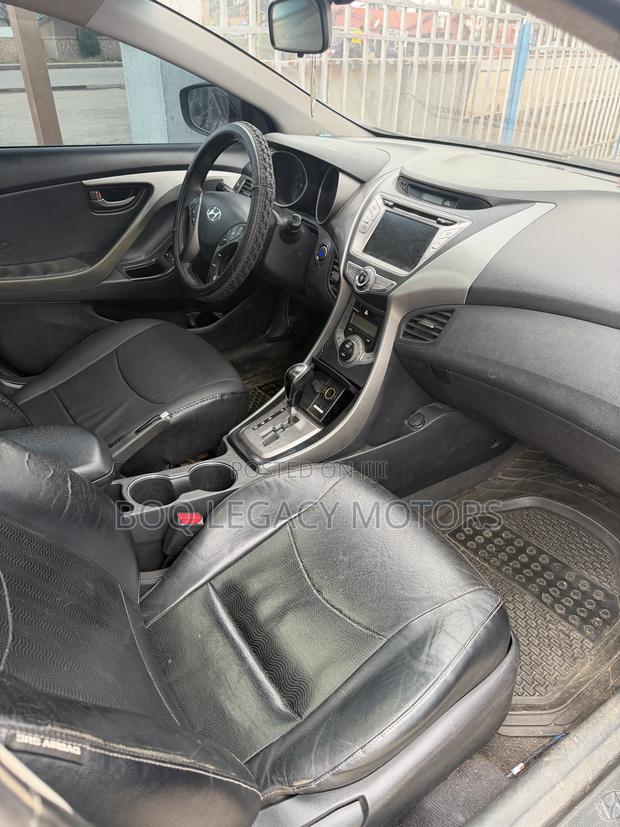 Hyundai Elantra 2012 Gray