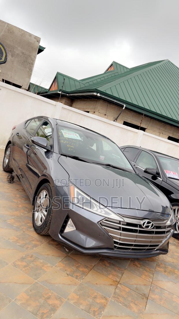 Hyundai Elantra 2019 Beige