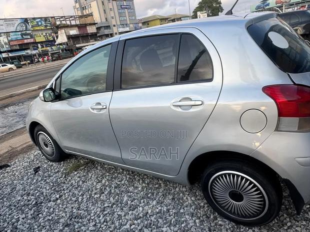 Toyota Vitz 2010 Gray