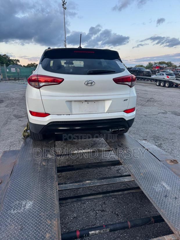 Hyundai Tucson Sport FWD 2017 White