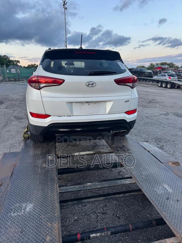 Hyundai Tucson Sport FWD 2017 White