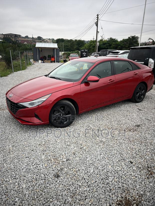 Hyundai Elantra Limited 2022 Red