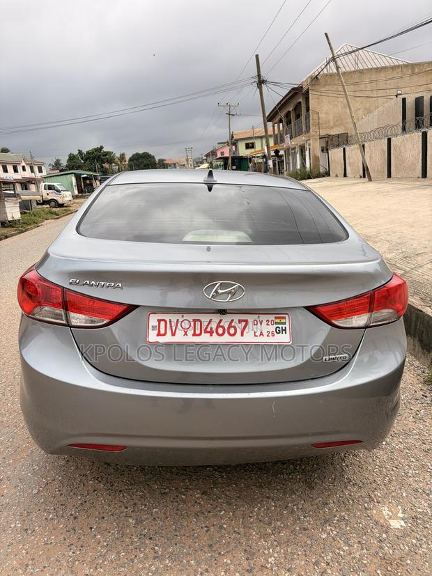 Hyundai Elantra Limited 2012 Gray