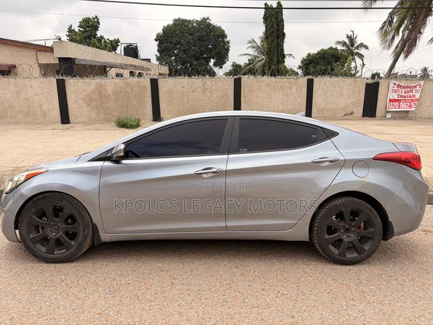 Hyundai Elantra Limited 2012 Gray