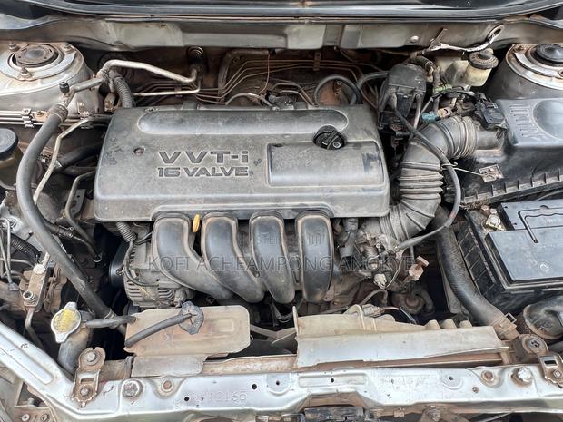 Toyota Matrix Hatchback FWD (1.8L 4cyl 5M) 2006 Silver