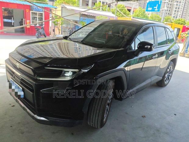 Toyota RAV4 XLE Premium 2026 Black
