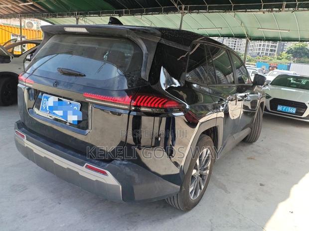 Toyota RAV4 XLE Premium 2026 Black