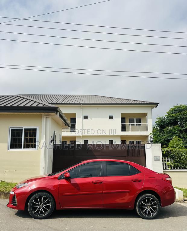 Toyota Corolla LE Eco (1.8L 4cyl 2A) 2018 Red