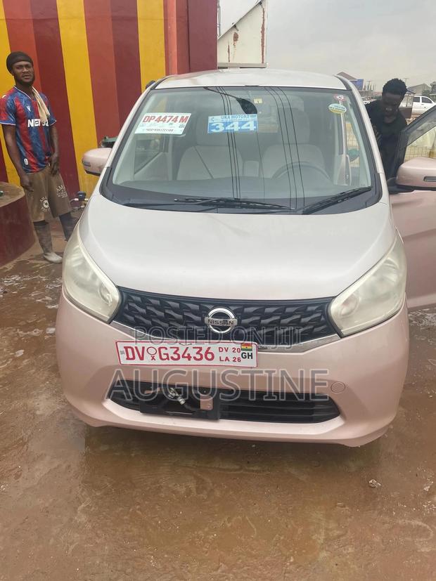 Nissan Dayz Highway Star G 2014 Gold