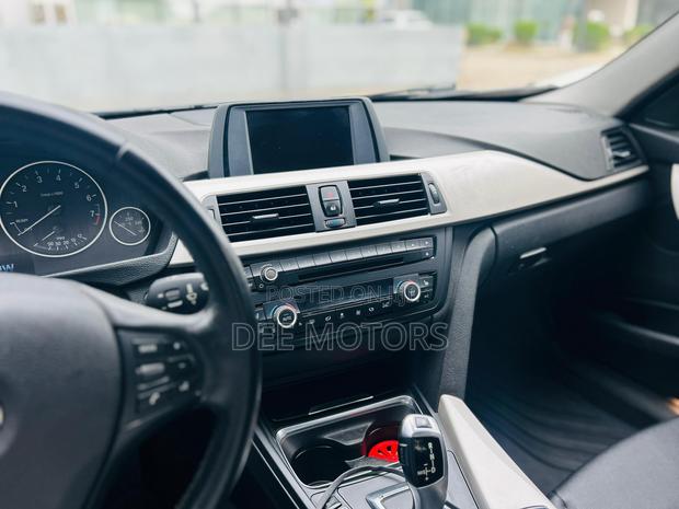 BMW 320i 2015 Black
