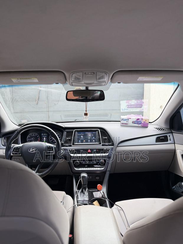 Hyundai Sonata SE 2018 Black