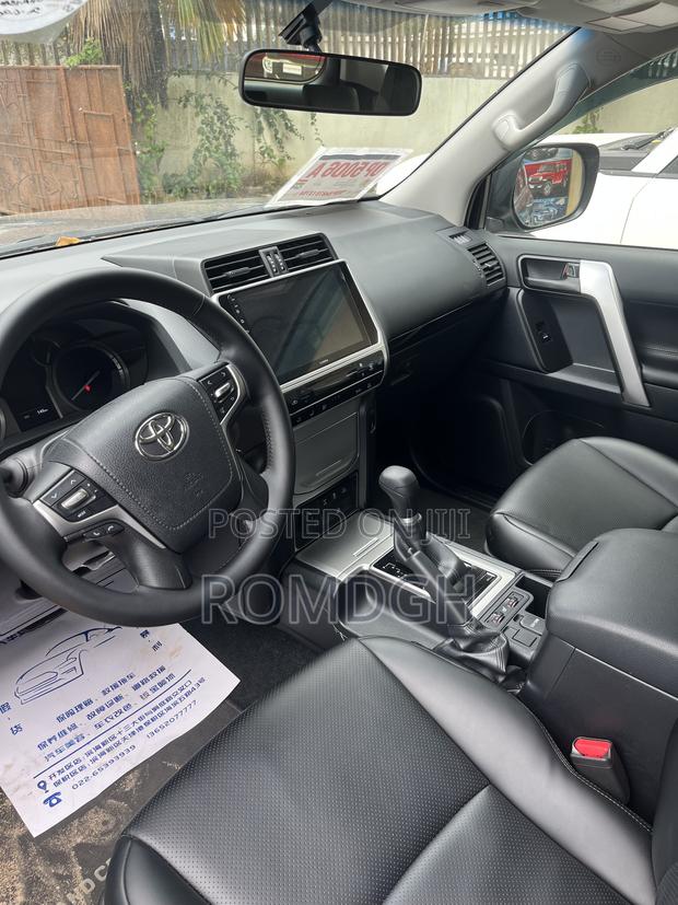 Toyota Land Cruiser Prado 2.8 2022 Gray