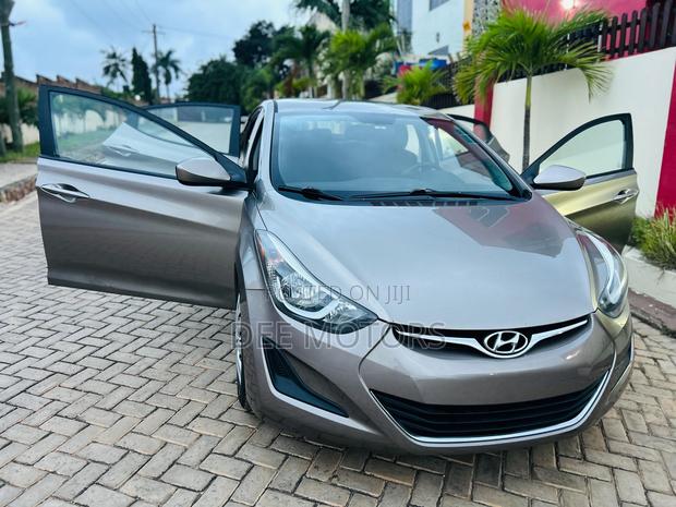Hyundai Elantra 2015 Gray