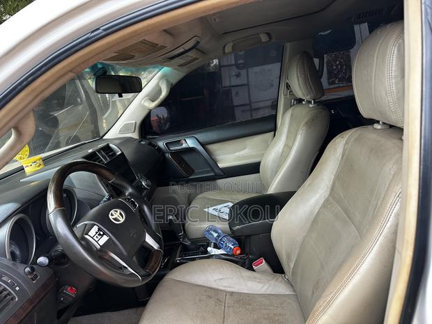 Toyota Land Cruiser Prado 4.0 Petrol TX-L 2012 White