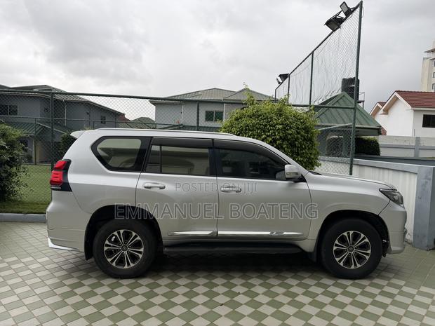 Toyota Land Cruiser Prado 4.0 Petrol TX-L 2016 Gray