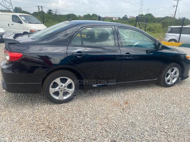 Toyota Corolla 2011 Black