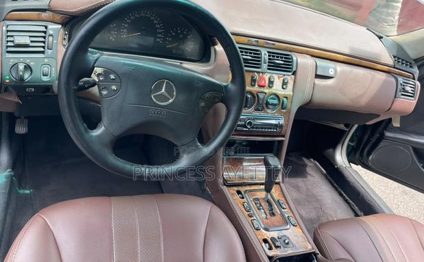 Mercedes-Benz E200 1997 Green