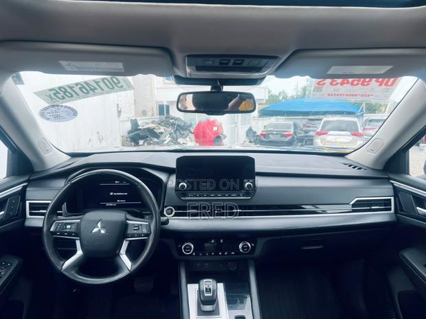 Mitsubishi Outlander SEL 2023 Black