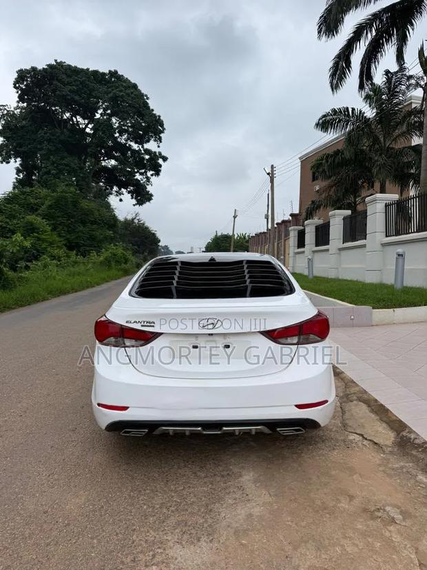 Hyundai Elantra 2016 White