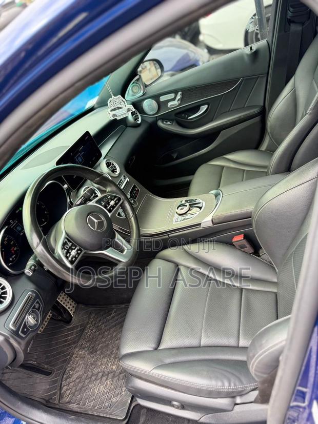 Mercedes-Benz C300 2021 Blue