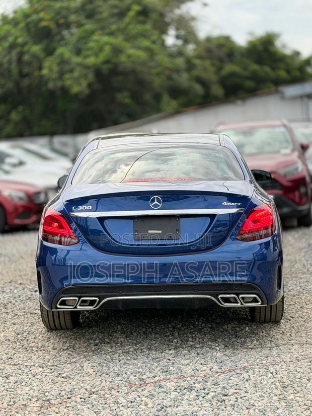 Mercedes-Benz C300 2021 Blue