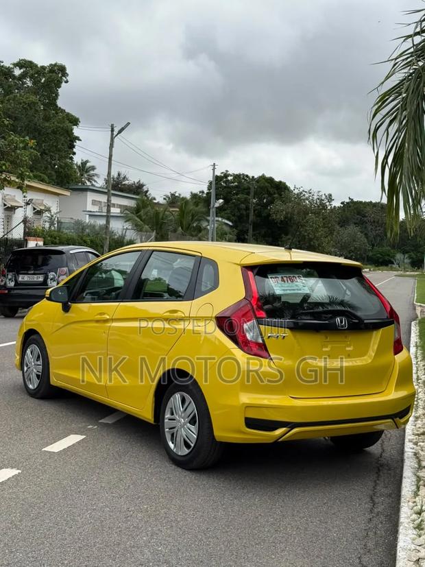 Honda Fit 2018 Yellow